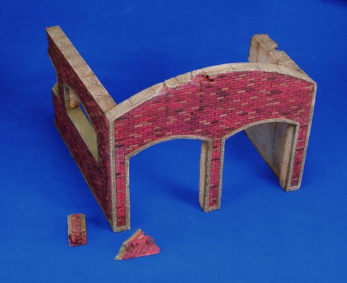 Royal Model Destroyed Factory 1:35 (RM002)