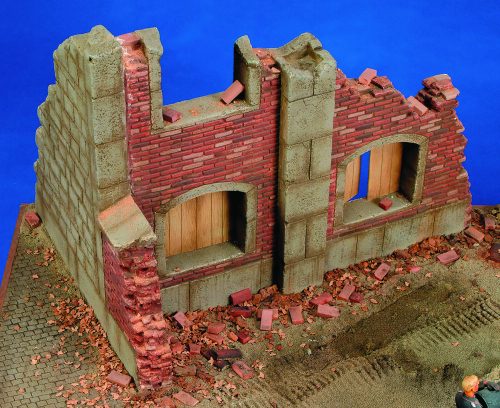 Royal Model Barn ruin 1:35 (RM010)