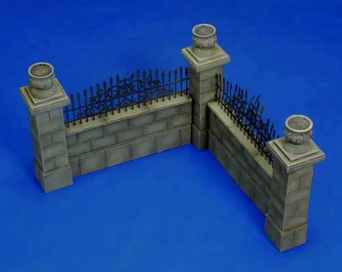 Royal Model Park wall 1:35 (RM105)