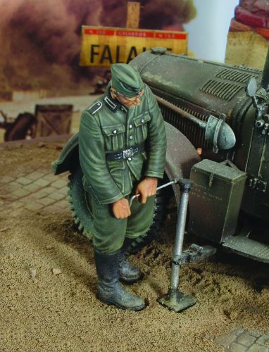 Royal Model German infantry with Jack - WWII 1:35 (RM183)