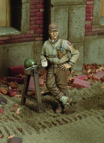 Royal Model U.S. Soldier at break-WWII 1:35 (RM193)