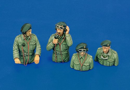 Royal Model British tank crew-3/2 fig, - WWII 1:35 (RM231)