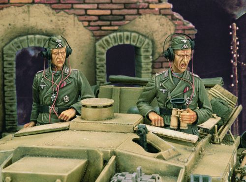 Royal Model Stug III crew - WWII 1:35 (RM234)