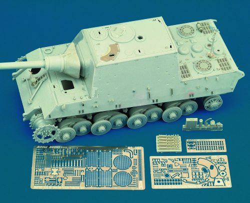 Royal Model Jagdtiger Sd.Kpz. 186 Henschel-Porsche Type 1:35 (RM297)