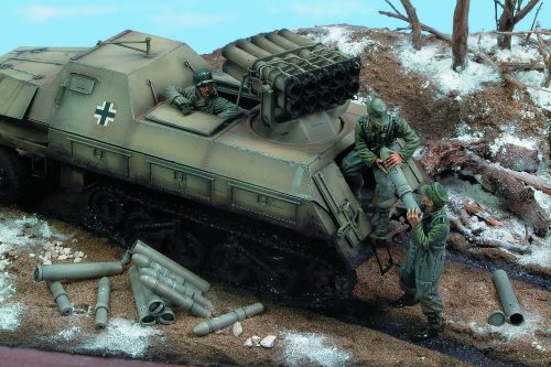 Royal Model Panzerwerfer 42 Crew-Russia ‘42-3 Fig. 1:35 (RM451)