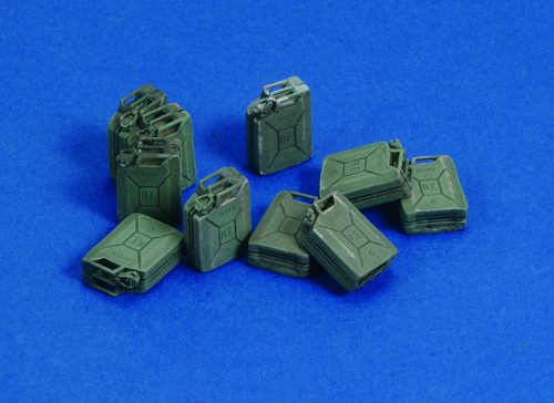 Royal Model Italian Jerrycans-WWII 1:35 (RM513)