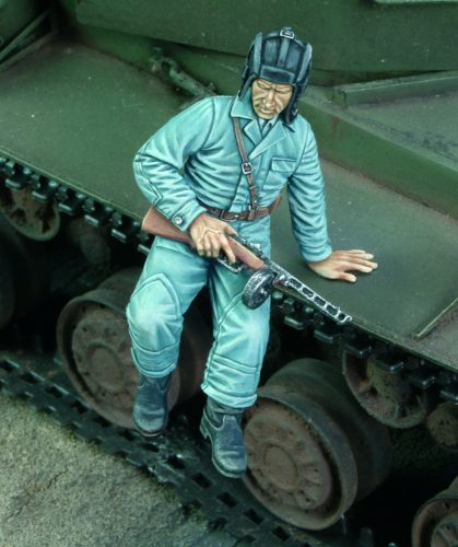 Royal Model Russian tanker jumping down-WWII 1:35 (RM564)