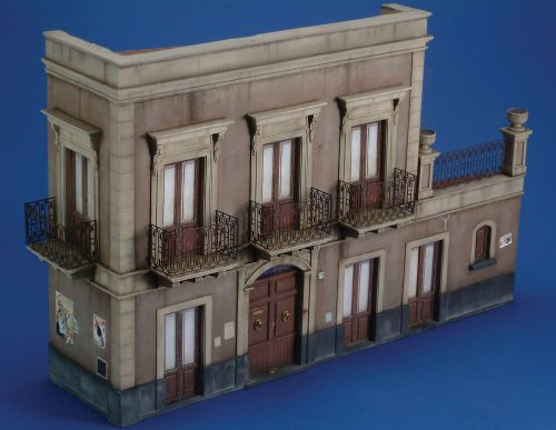 Royal Model Italian building 1:35 (RM569)