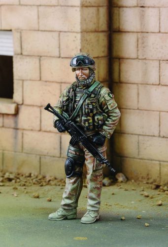 Royal Model Italian alpine soldier Afganisthan 2008/9 1:35 (RM603)