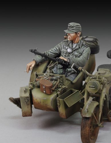 Royal Model German infantry Cigarette Break 1:35 (RM676)