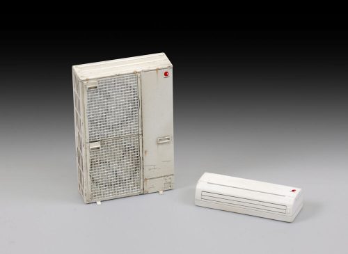 Royal Model Double air conditioning unit 1:35 (RM752)