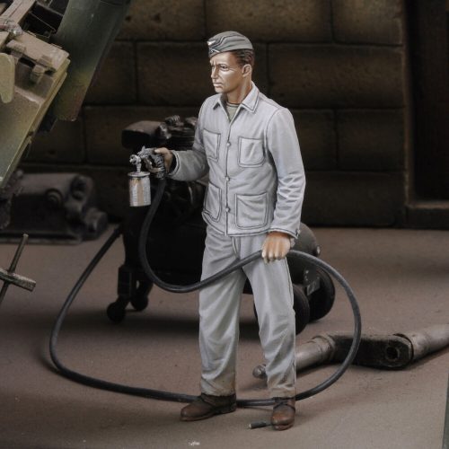 Royal Model Soldier spray painting 1:35 (RM758)