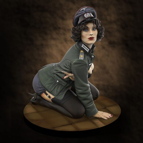 Royal Model German Officer 'Pin-Up' 1:35 (RM842)