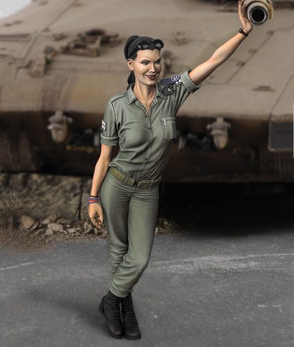 Royal Model IDF woman soldier 1:35 (RM848)