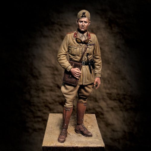 Royal Model Italian Officer Libia 1940 1:35 (RM854)