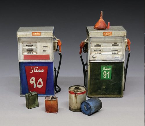 Royal Model Modern Gas pumps Mid Orient 1:35 (RM924)