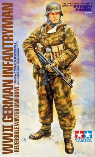 Tamiya German Infantryman Reversible Winter Uniform 1:16 (36304)