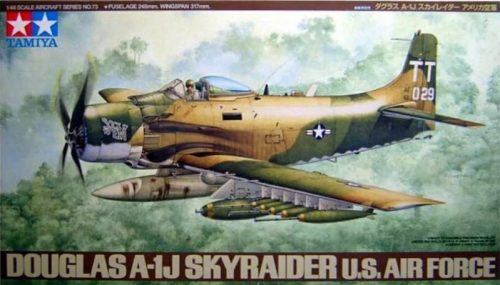 Tamiya 1:48 Douglas A-1J Skyraider USAF - 61073